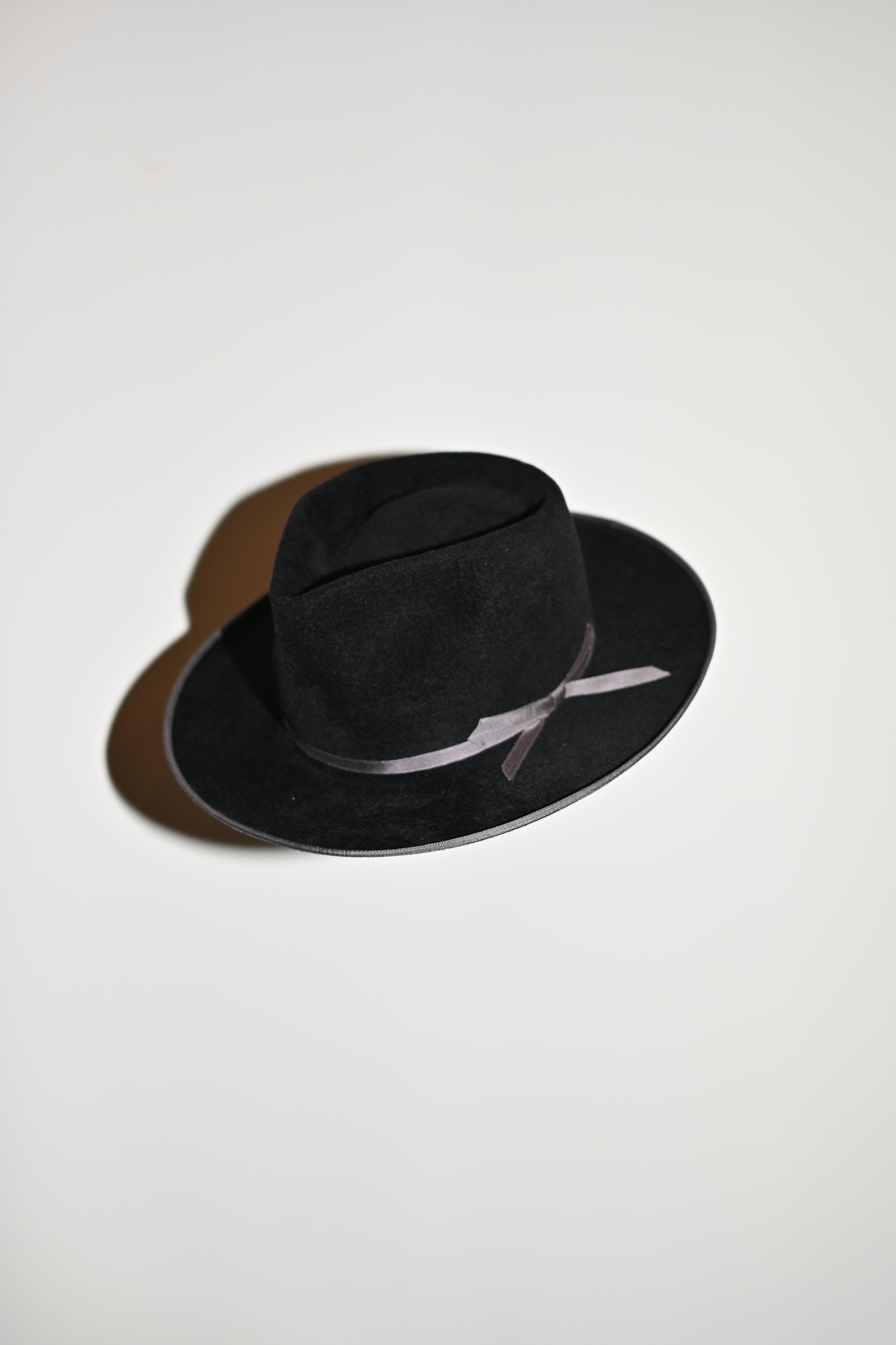 CROWTED HATTERS