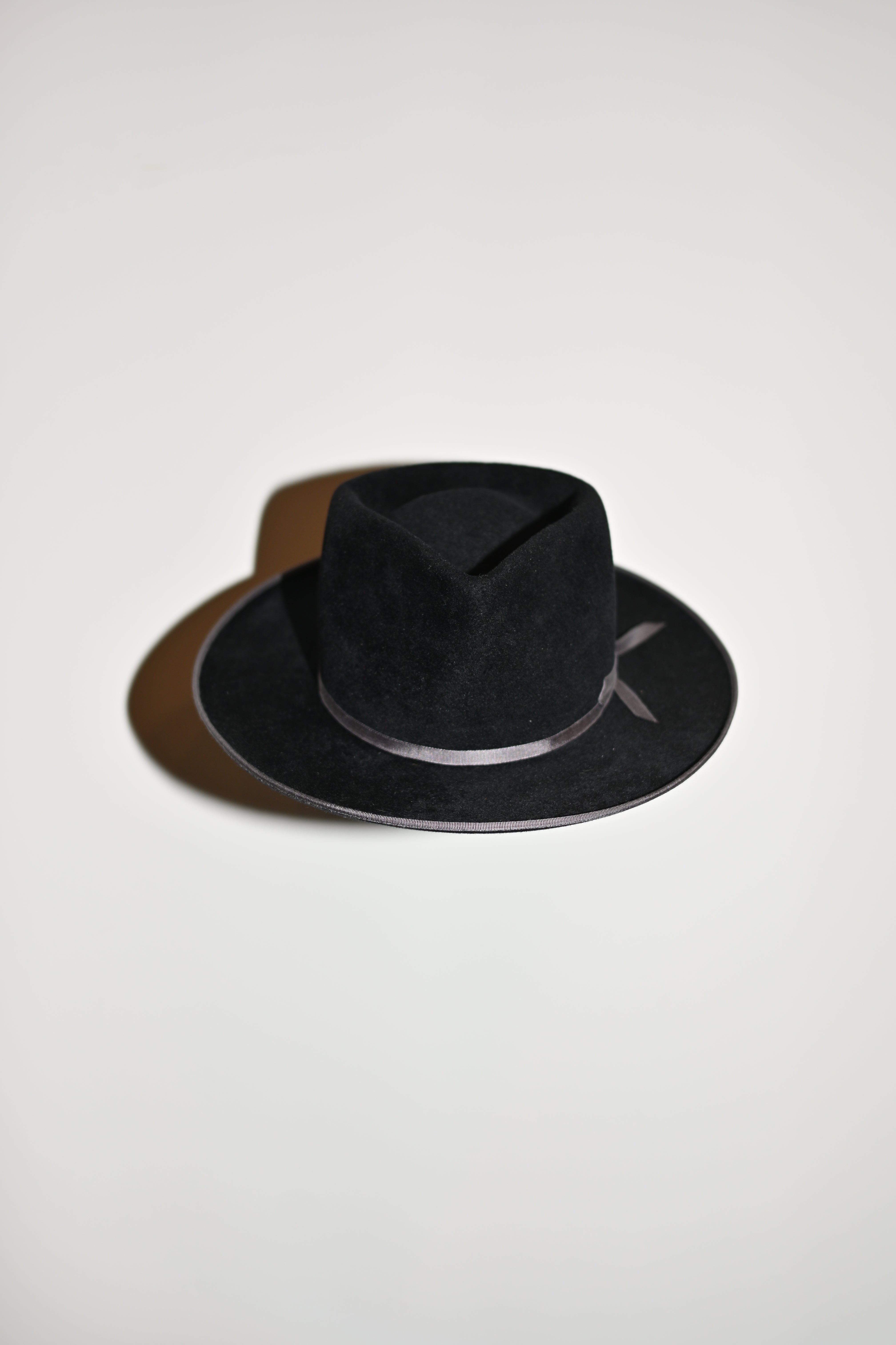 CROWTED HATTERS