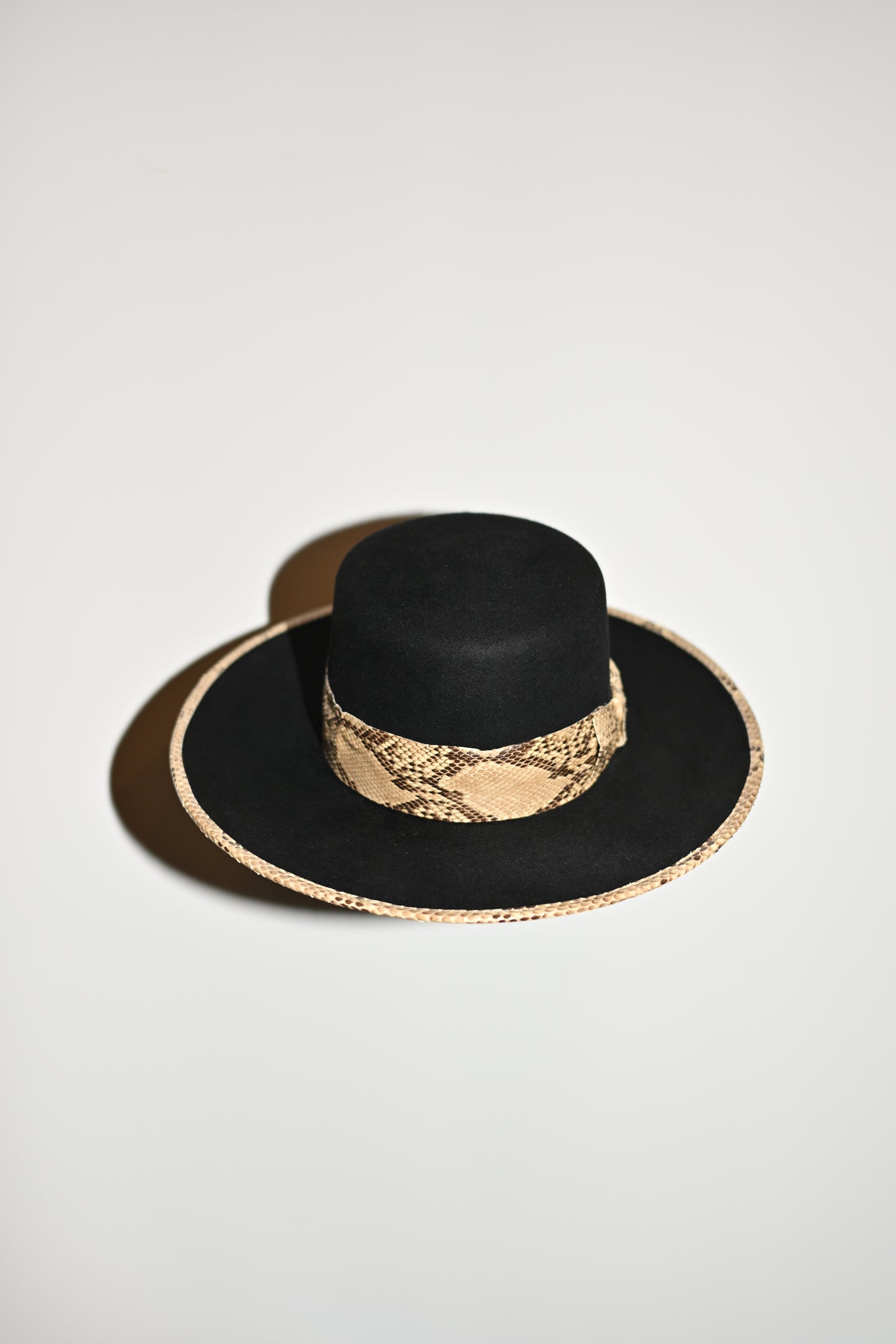 -Cantle- Western Weight Rabbit