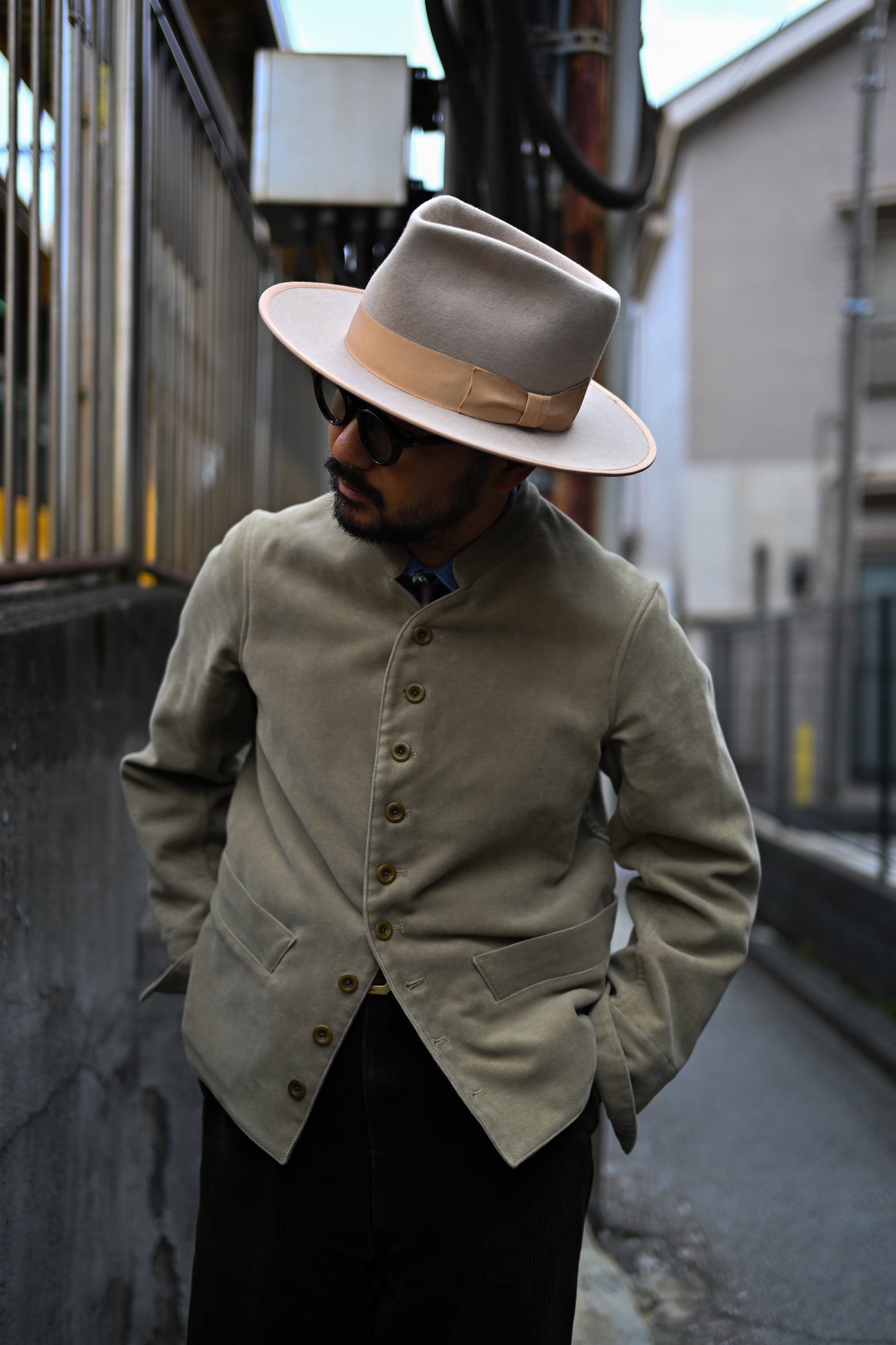 -Caster- Western Weight Beaver