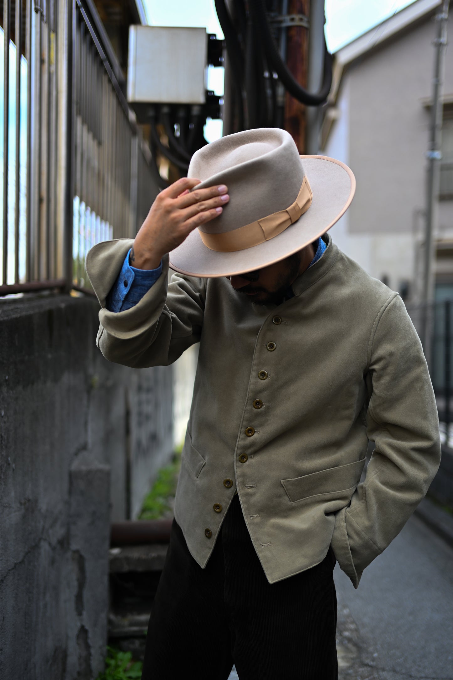 -Caster- Western Weight Beaver